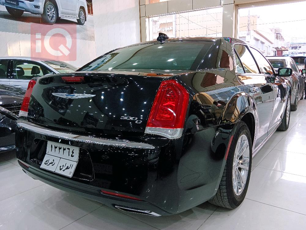 كرايسلر 300